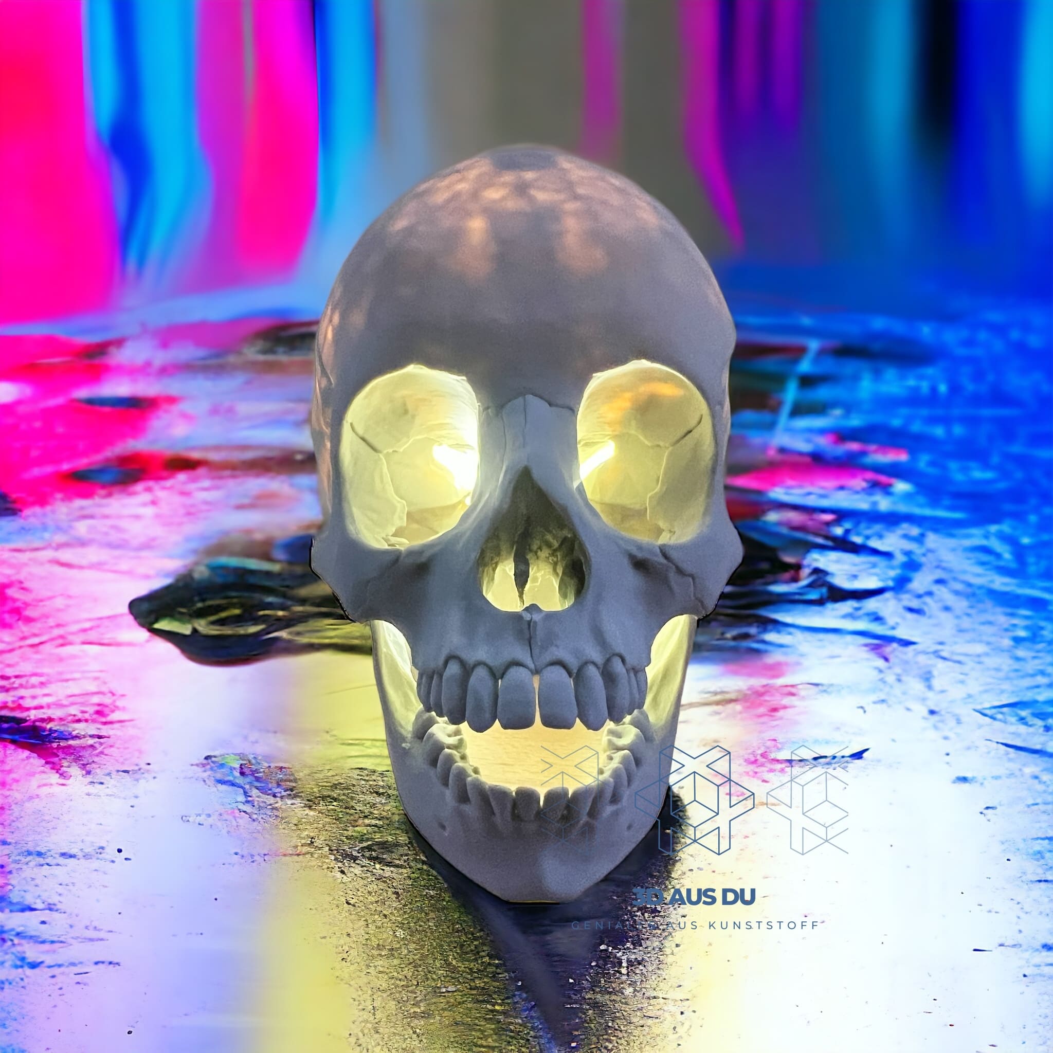 Dekorativer Totenschädel – als Leuchtobjekt nutzbar